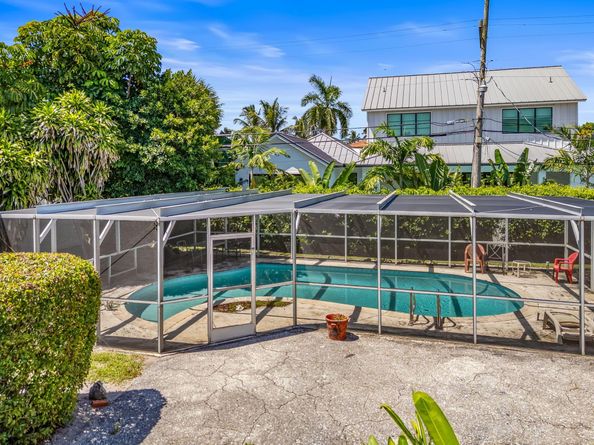 220 Rilyn Drive, West Palm Beach FL 33405
