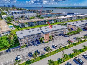 131 Doolen Court 304, North Palm Beach FL 33408