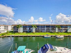 131 Doolen Court 304, North Palm Beach FL 33408