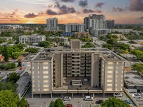 1811 Jefferson St 203, Hollywood FL 33020