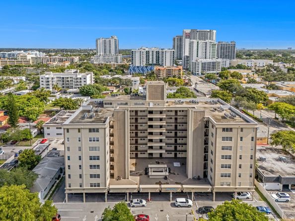 1811 Jefferson St 203, Hollywood FL 33020