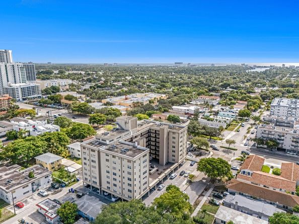 1811 Jefferson St 203, Hollywood FL 33020