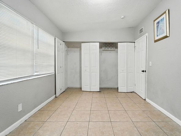 3196 N Seacrest Blvd, Boynton Beach FL 33435
