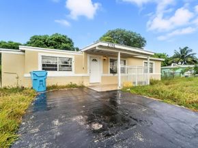 3196 N Seacrest Blvd, Boynton Beach FL 33435