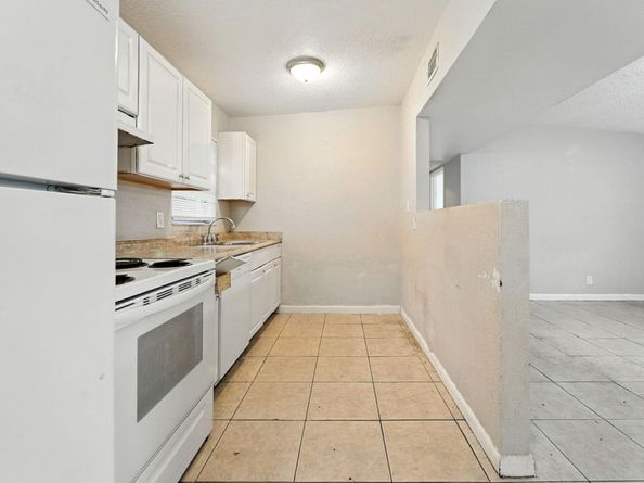 3196 N Seacrest Blvd, Boynton Beach FL 33435