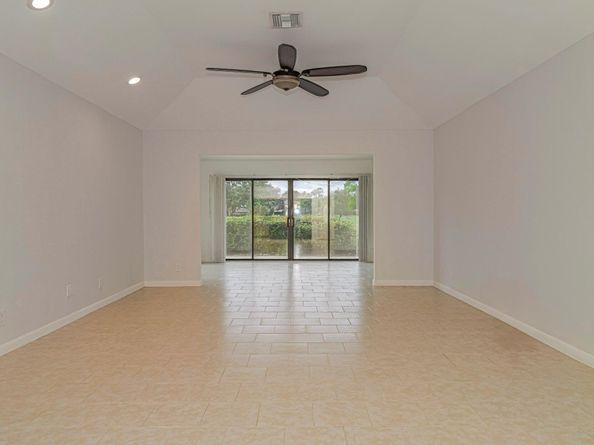 13867 Eastpointe Way, Palm Beach Gardens FL 33418