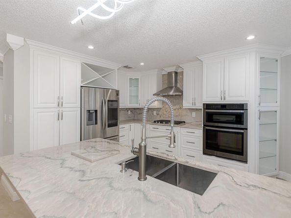 1040 NW 191st Ave, Pembroke Pines FL 33029