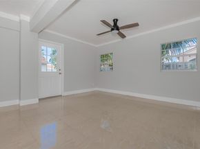 1040 NW 191st Ave, Pembroke Pines FL 33029