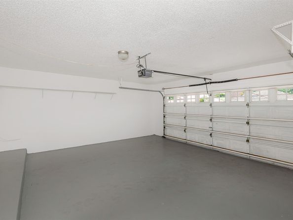 1040 NW 191st Ave, Pembroke Pines FL 33029