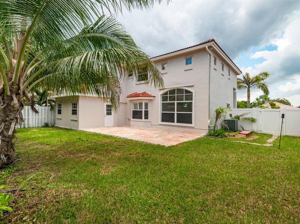 1040 NW 191st Ave, Pembroke Pines FL 33029