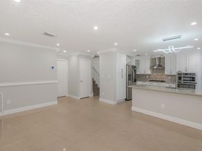 1040 NW 191st Ave, Pembroke Pines FL 33029