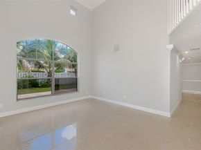 1040 NW 191st Ave, Pembroke Pines FL 33029