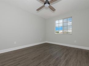 1040 NW 191st Ave, Pembroke Pines FL 33029