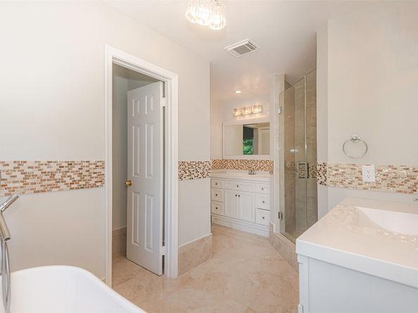 1040 NW 191st Ave, Pembroke Pines FL 33029