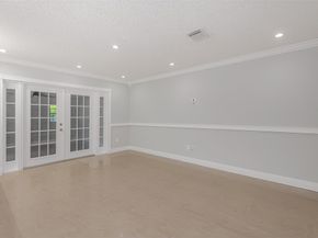 1040 NW 191st Ave, Pembroke Pines FL 33029