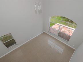 1040 NW 191st Ave, Pembroke Pines FL 33029