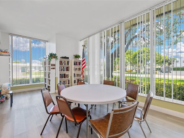 220 S Golf Blvd, Pompano Beach FL 33064