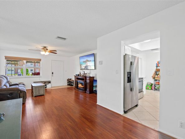 220 S Golf Blvd, Pompano Beach FL 33064