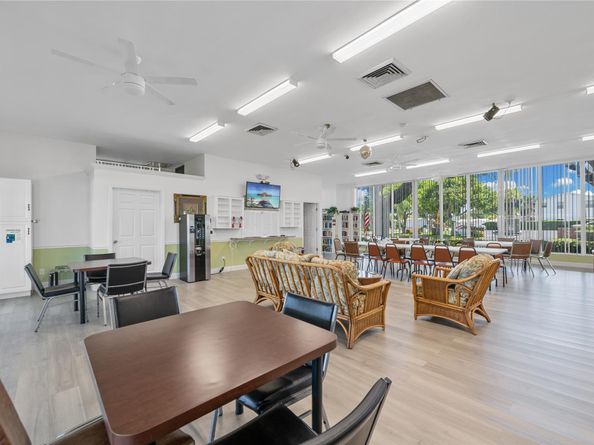 220 S Golf Blvd, Pompano Beach FL 33064