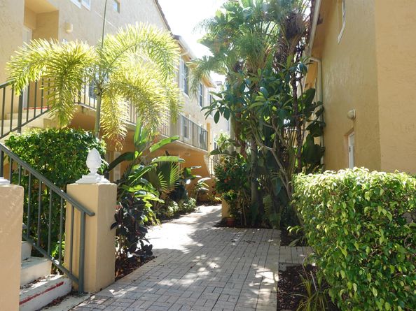 1120 Lake Shore Drive 205, Lake Park FL 33403