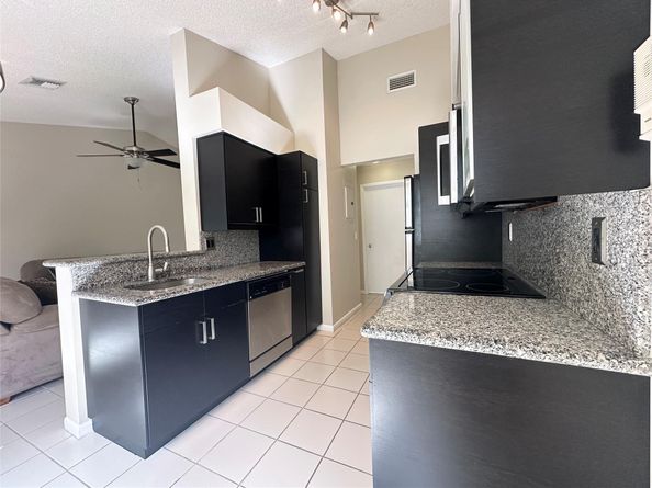 9202 NW 9th Ct 9202, Plantation FL 33324