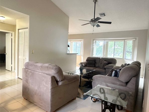 9202 NW 9th Ct 9202, Plantation FL 33324