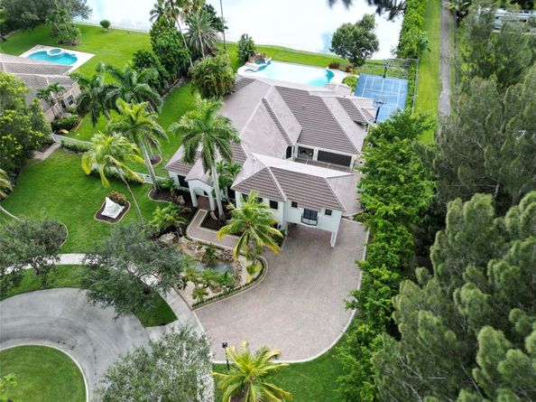 2931 SW 139th Ter, Davie FL 33330