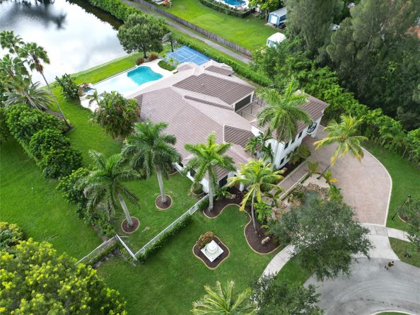 2931 SW 139th Ter, Davie FL 33330