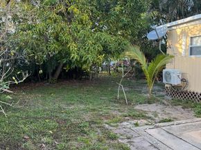 30 Lisa Ln Lake Worth Rd Lane, Lake Worth FL 33463