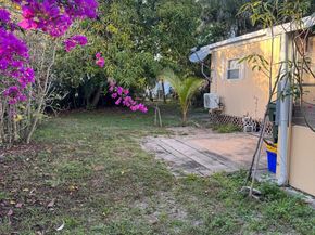 30 Lisa Ln Lake Worth Rd Lane, Lake Worth FL 33463