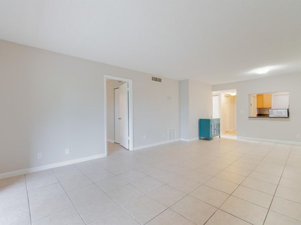 120 Sparrow Drive 314, Royal Palm Beach FL 33411