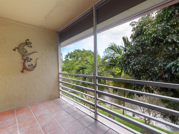 120 Sparrow Drive 314, Royal Palm Beach FL 33411