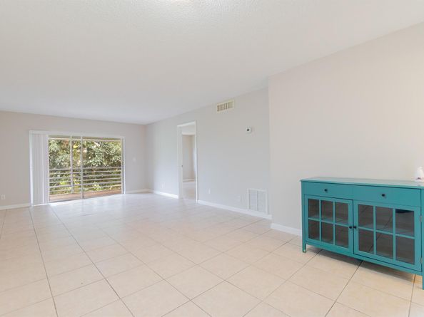 120 Sparrow Drive 314, Royal Palm Beach FL 33411