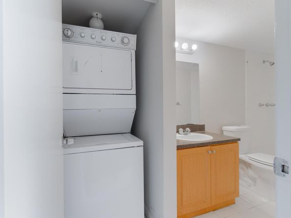 120 Sparrow Drive 314, Royal Palm Beach FL 33411
