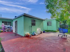 57 NW 68th St, Miami FL 33150