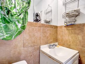 57 NW 68th St, Miami FL 33150