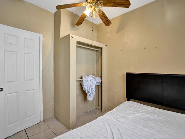 57 NW 68th St, Miami FL 33150
