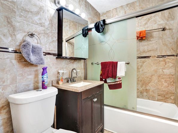 57 NW 68th St, Miami FL 33150