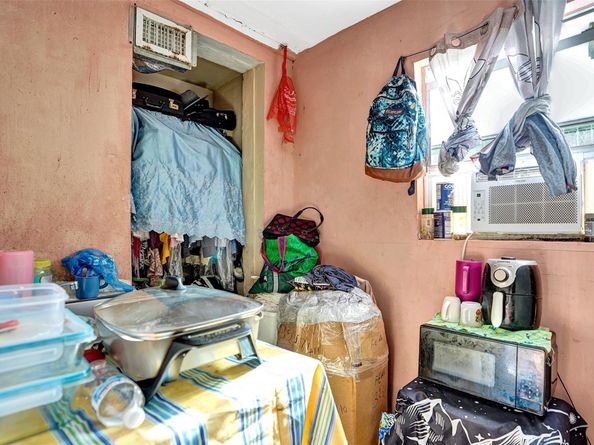 57 NW 68th St, Miami FL 33150