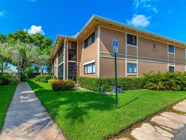 7612 Ashmont Cir 7612, Tamarac FL 33321