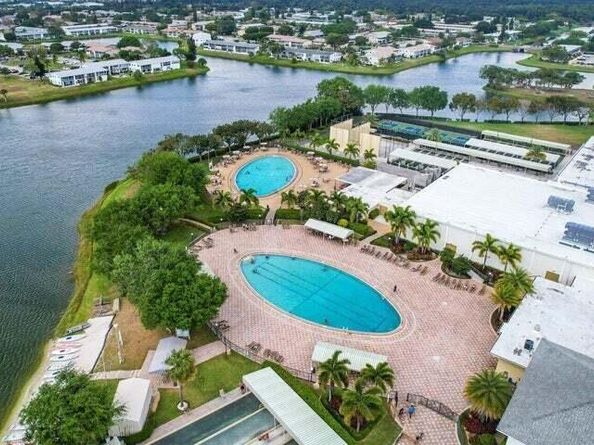 116 Bedford 116 E, West Palm Beach FL 33417