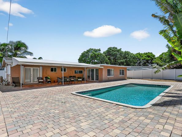 1007 SE 6th St, Deerfield Beach FL 33441