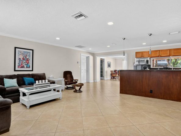 1007 SE 6th St, Deerfield Beach FL 33441