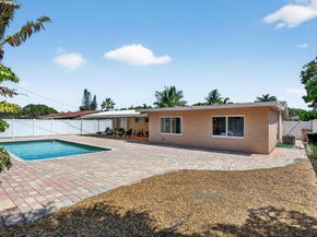 1007 SE 6th St, Deerfield Beach FL 33441