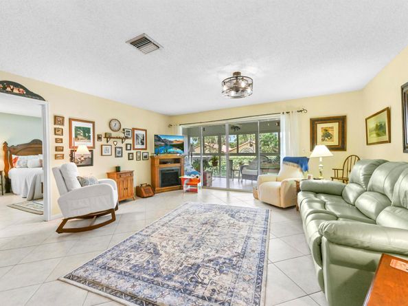 5113 Poppy Place 201, Delray Beach FL 33484