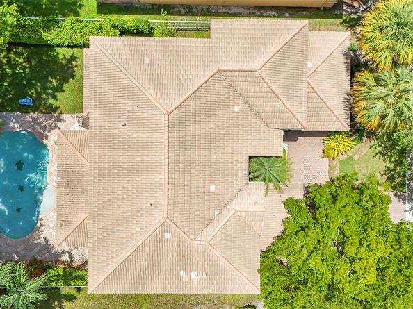 4100 E Gardenia Ave, Weston FL 33332