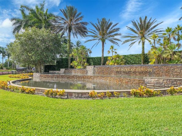 4100 E Gardenia Ave, Weston FL 33332