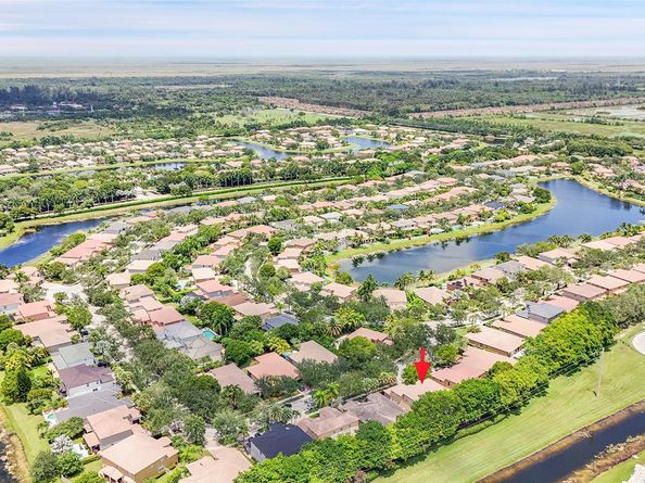 4100 E Gardenia Ave, Weston FL 33332