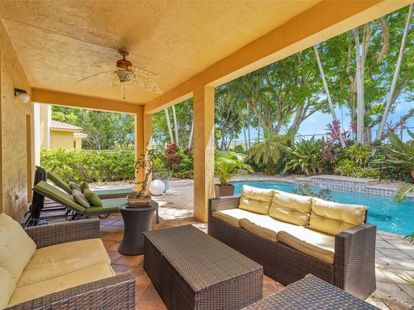 4100 E Gardenia Ave, Weston FL 33332