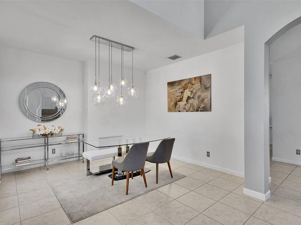 4100 E Gardenia Ave, Weston FL 33332